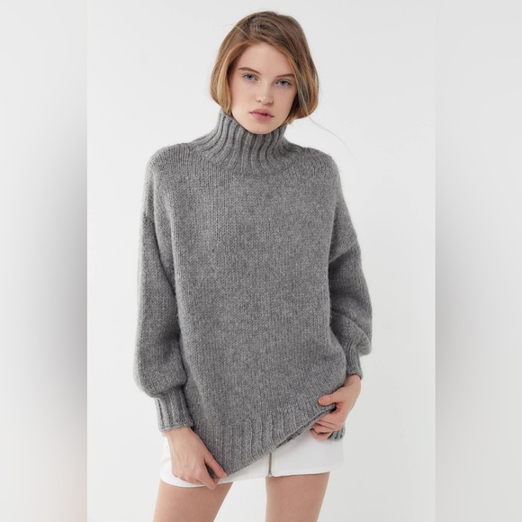 Urban Outfitters Sweaters - ⭐️ Urban Outfitters Gemma Cozy Gray Turtleneck Cocoon Sweater EXTRA SMALL XS